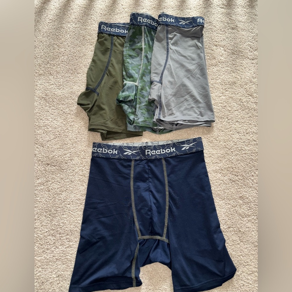 Reebok boxer briefs size youth xl (4 pairs)